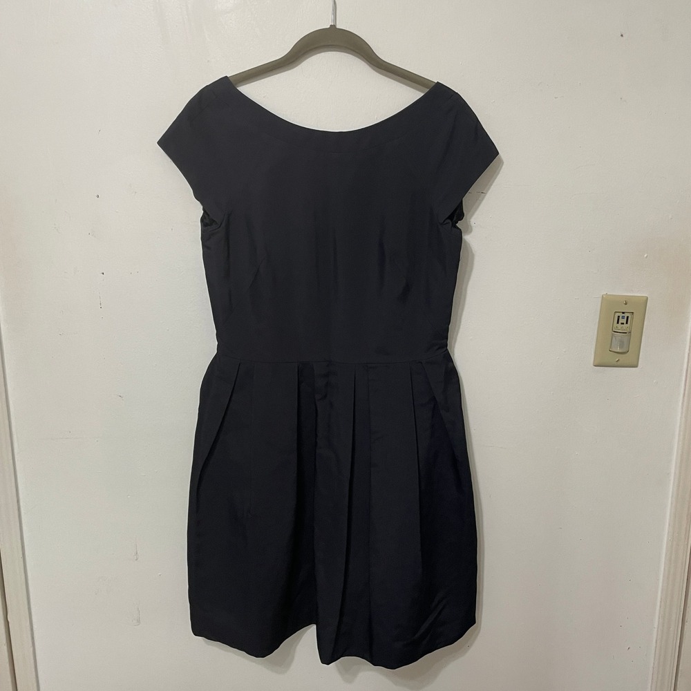 French Connection Black Fit and Flare Pleated Cocktail Dress V-Back‎ Size 8